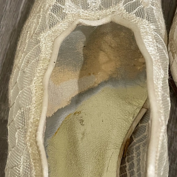 Stuart Weitzman Cream Lace 2in Heel for Formal Occasions - Picture 5 of 8